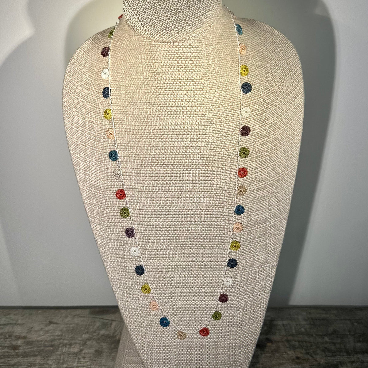 Classic Flower Medium Crochet Necklace